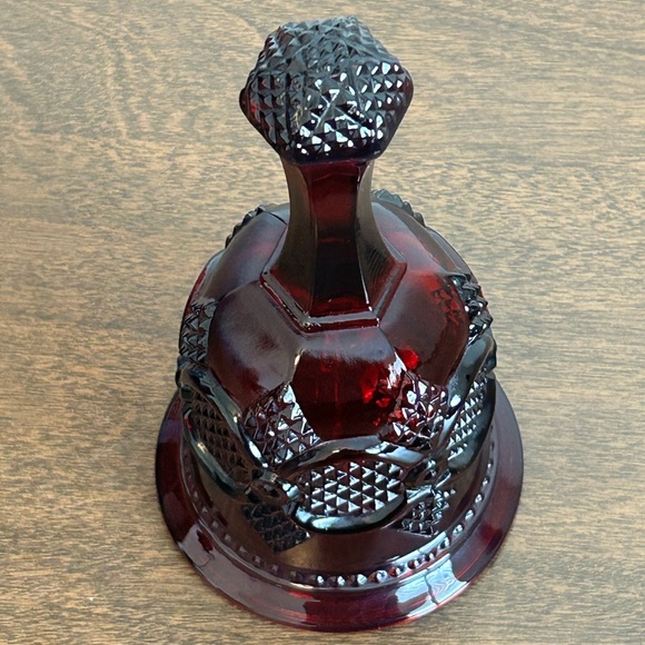 AVON 1876 CAPE COD COLLECTION RUBY RED GLASS HOSTESS BELL - Picture 2 of 5